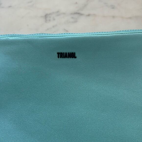 TRIANGL NEOPRENE Swim Travel or Makeup Bag LIGHT BLUE NEW - Picture 5 of 5